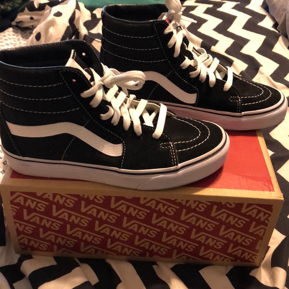 high top black and white vans size 7.5 in woman’s - Picture 3 of 4